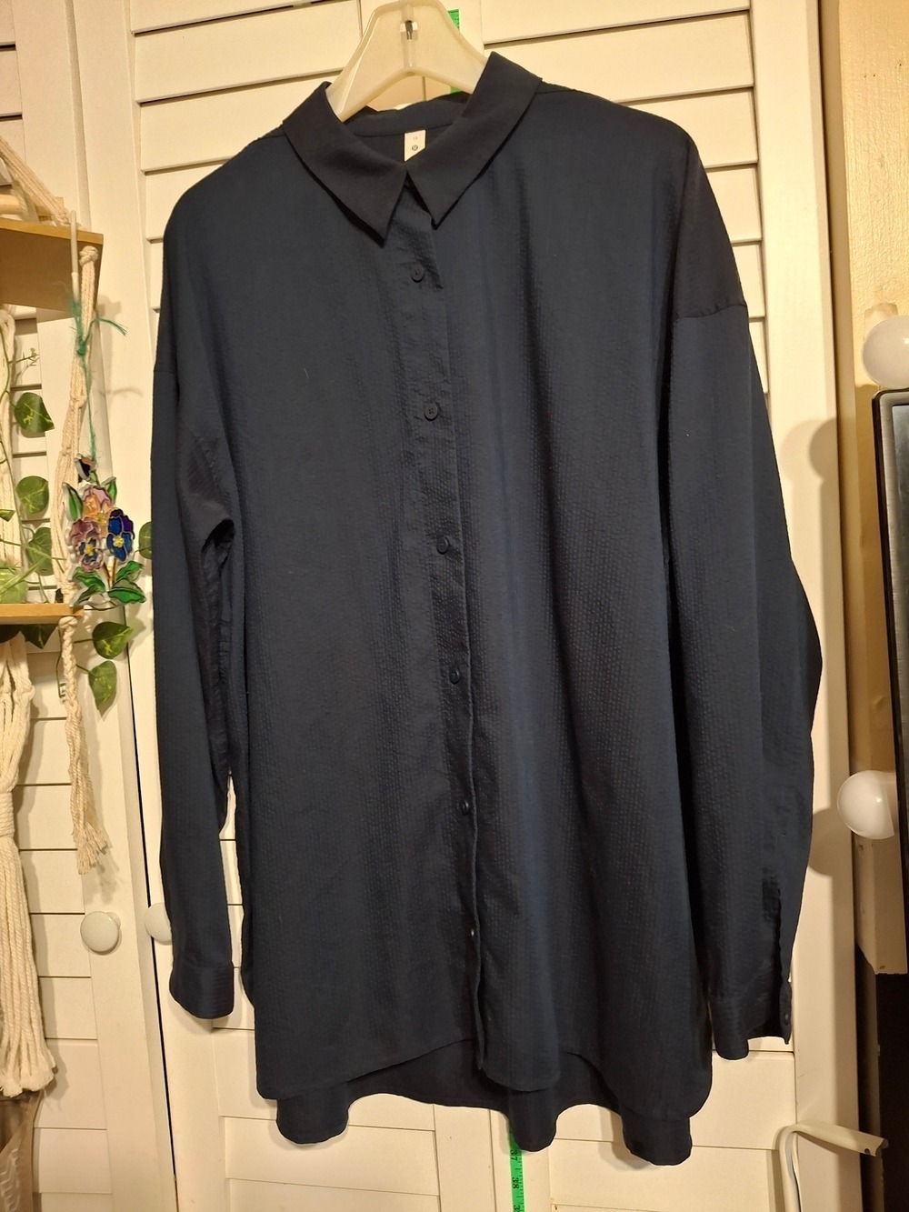 Lululemon Athletica Navy Long Sleeved Button-down Shirt Sz 10